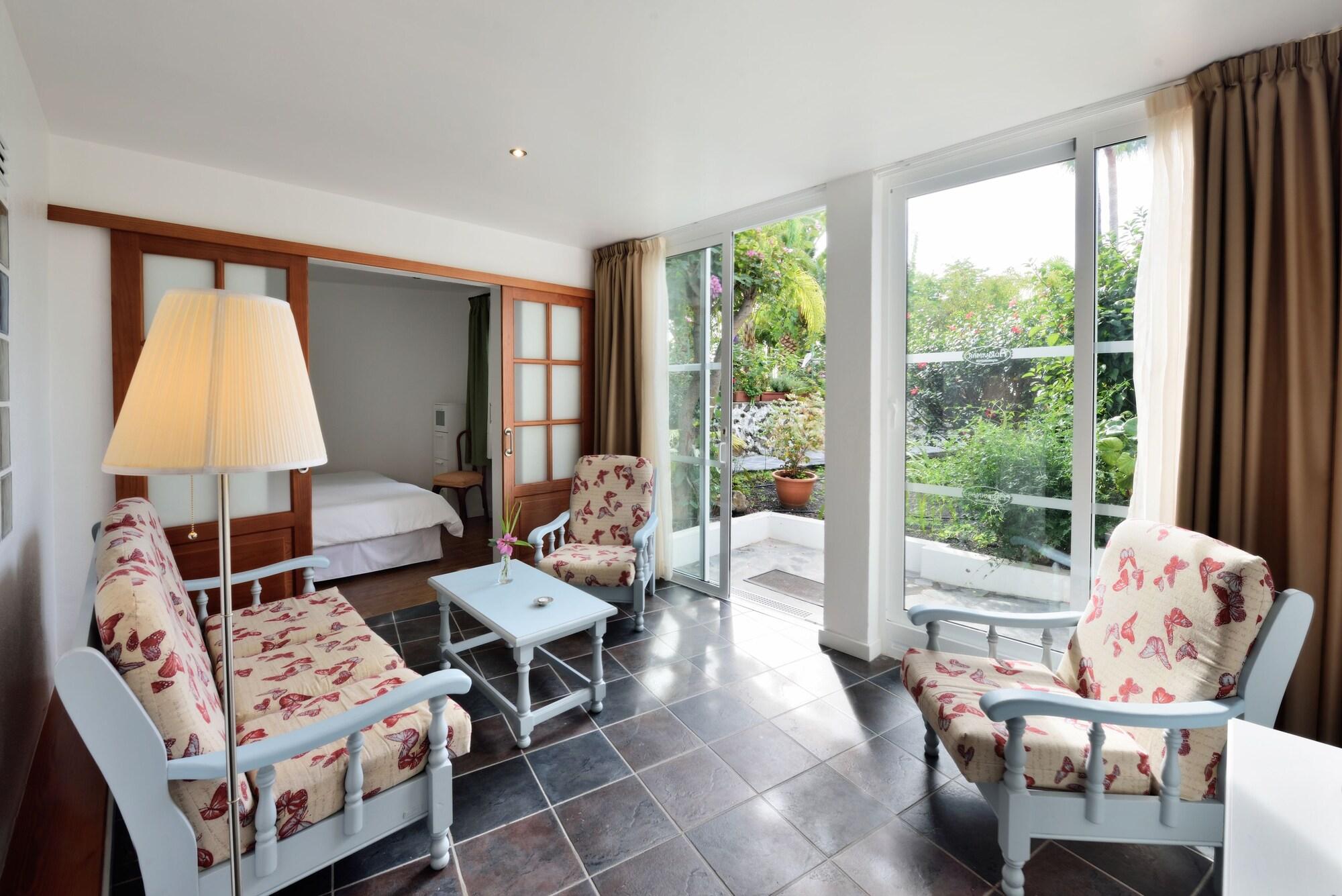 Apartamentos Adjovimar 로스 야노스 데 아리다네 외부 사진