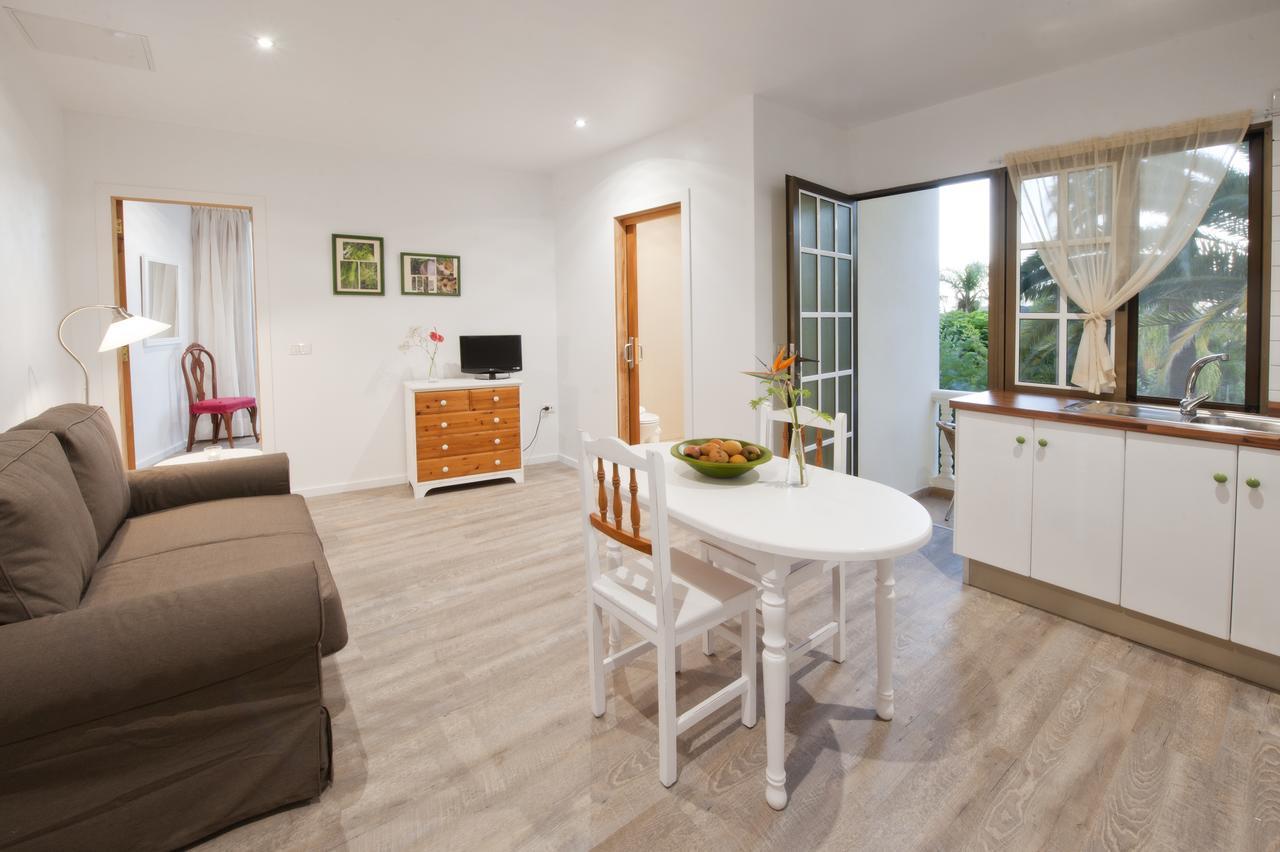 Apartamentos Adjovimar 로스 야노스 데 아리다네 외부 사진